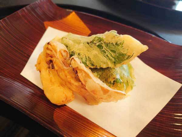 冷凍の国産松茸の天ぷらの写真